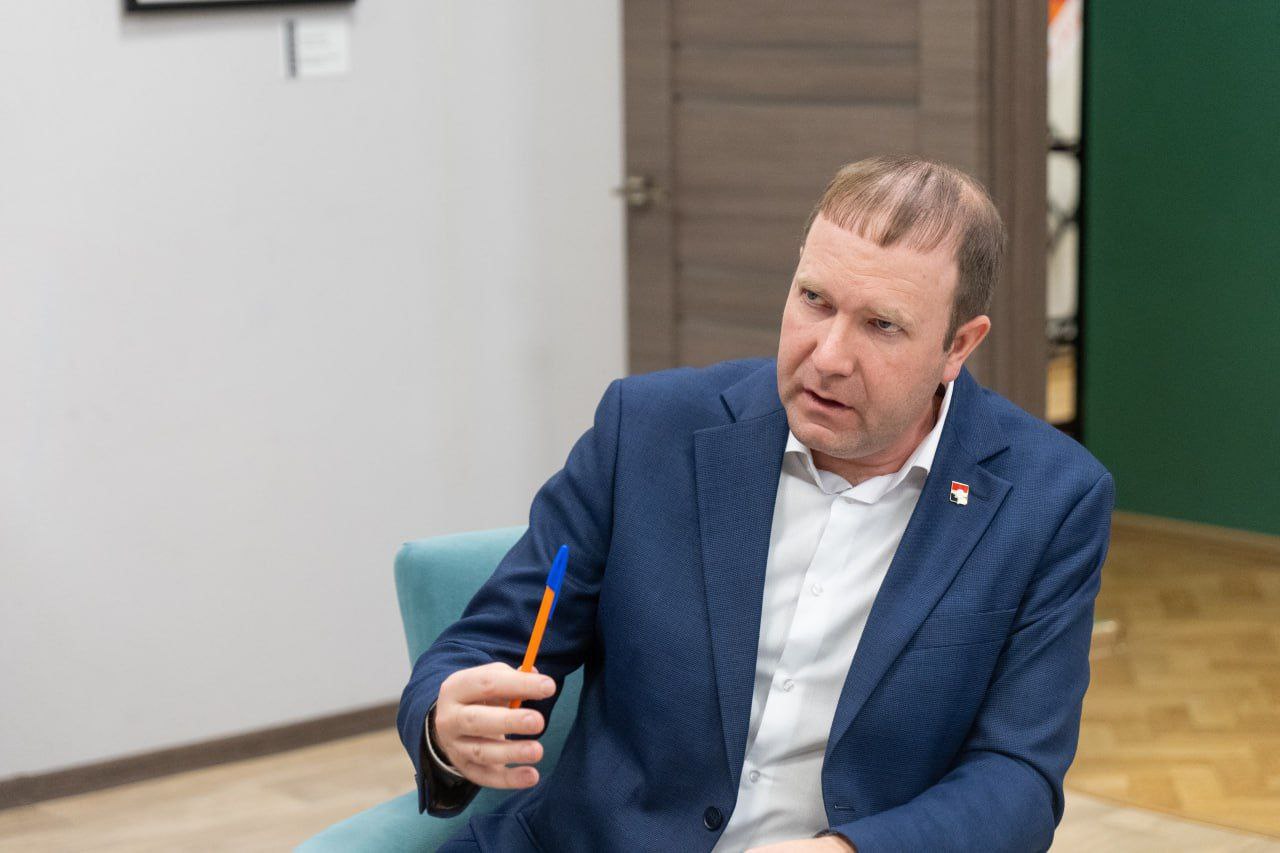 Глава города Кемерово Дмитрий Анисимов встретился со школьниками — участниками проекта «Город для всех» Глава города Кемерово Дмитрий Анисимов встретился со школьниками — участниками проекта «Город для всех»