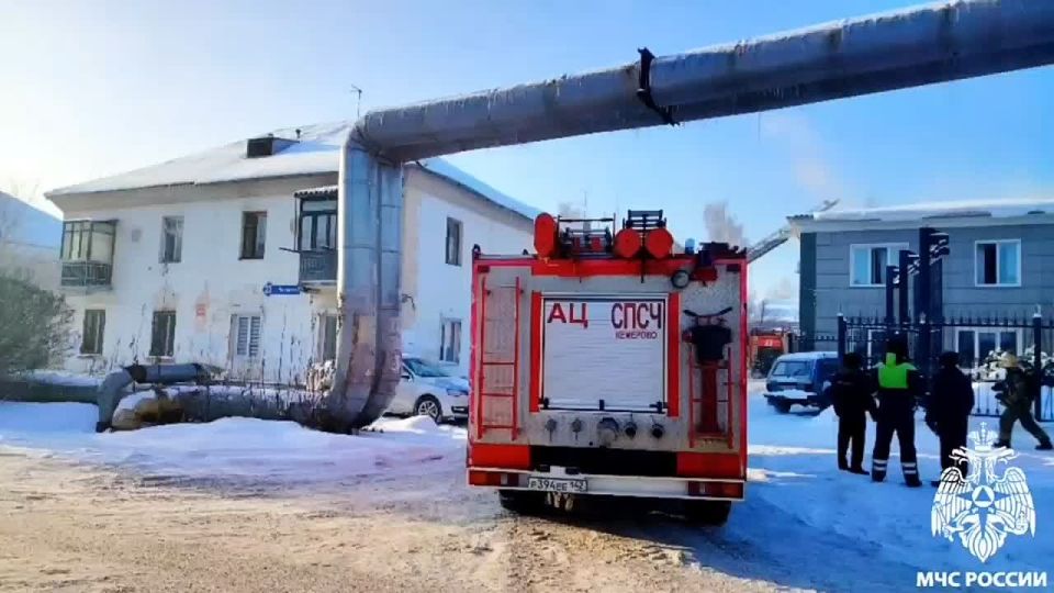 Чердак поликлиники загорелся в Кемерове