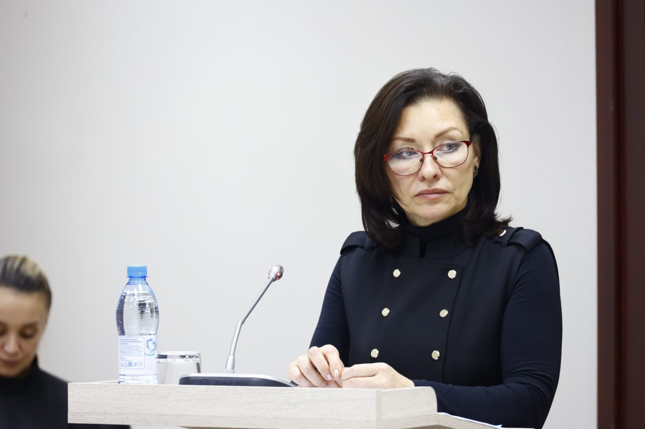 На расширенном заседании комитета по экономической политике и предпринимательству Парламента Кузбасса начальник Государственной жилищной инспекции Кузбасса Ирина Гайденко представила итоги работы за 11 месяцев 2025 года На расширенном заседании комитета по экономической политике и предпринимательству Парламента Кузбасса начальник Государственной жилищной инспекции Кузбасса Ирина Гайденко представила итоги работы за 11 месяцев 2025 года