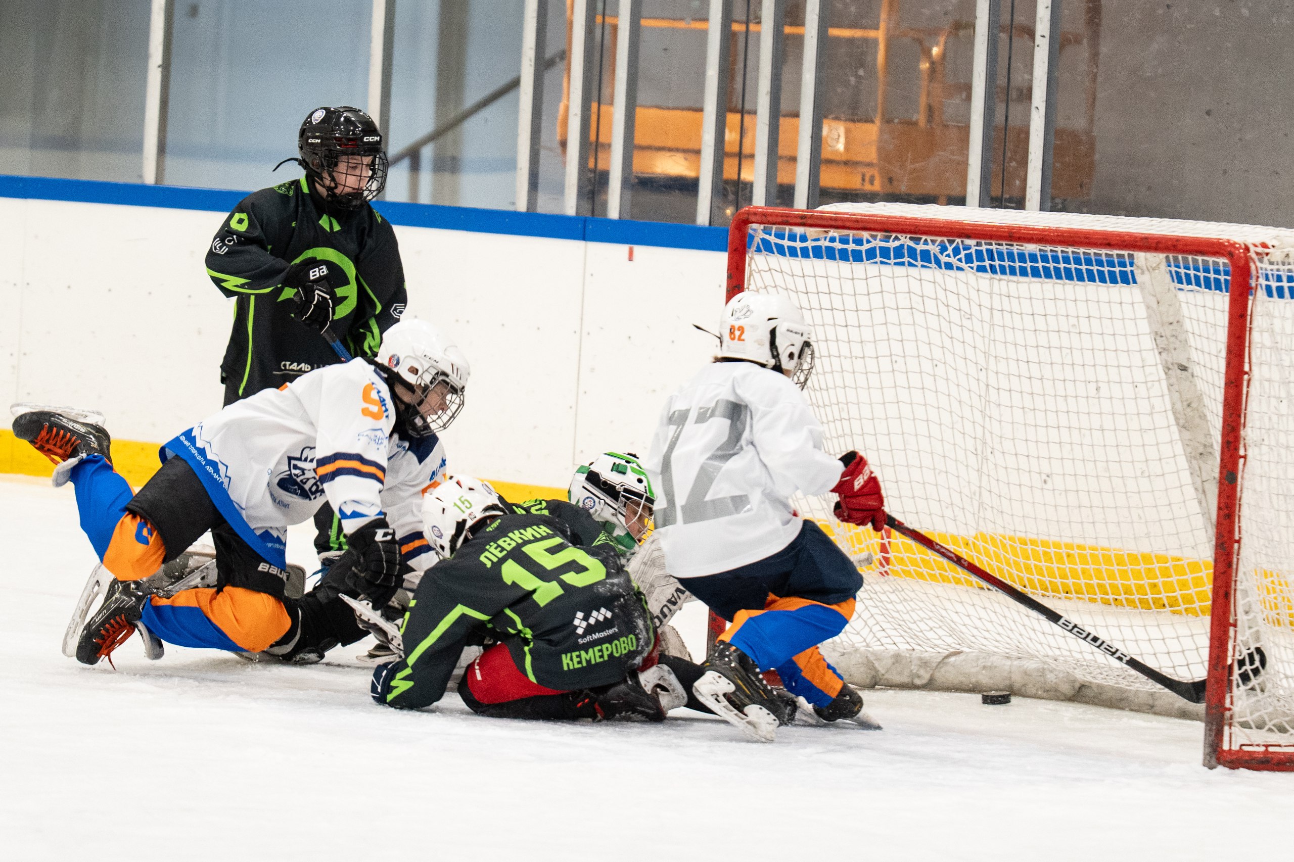 В спорткомплексе «Сосновый» прошёл турнир по хоккею среди команд 2015 г.р В спорткомплексе «Сосновый» прошёл турнир по хоккею среди команд 2015 г.р