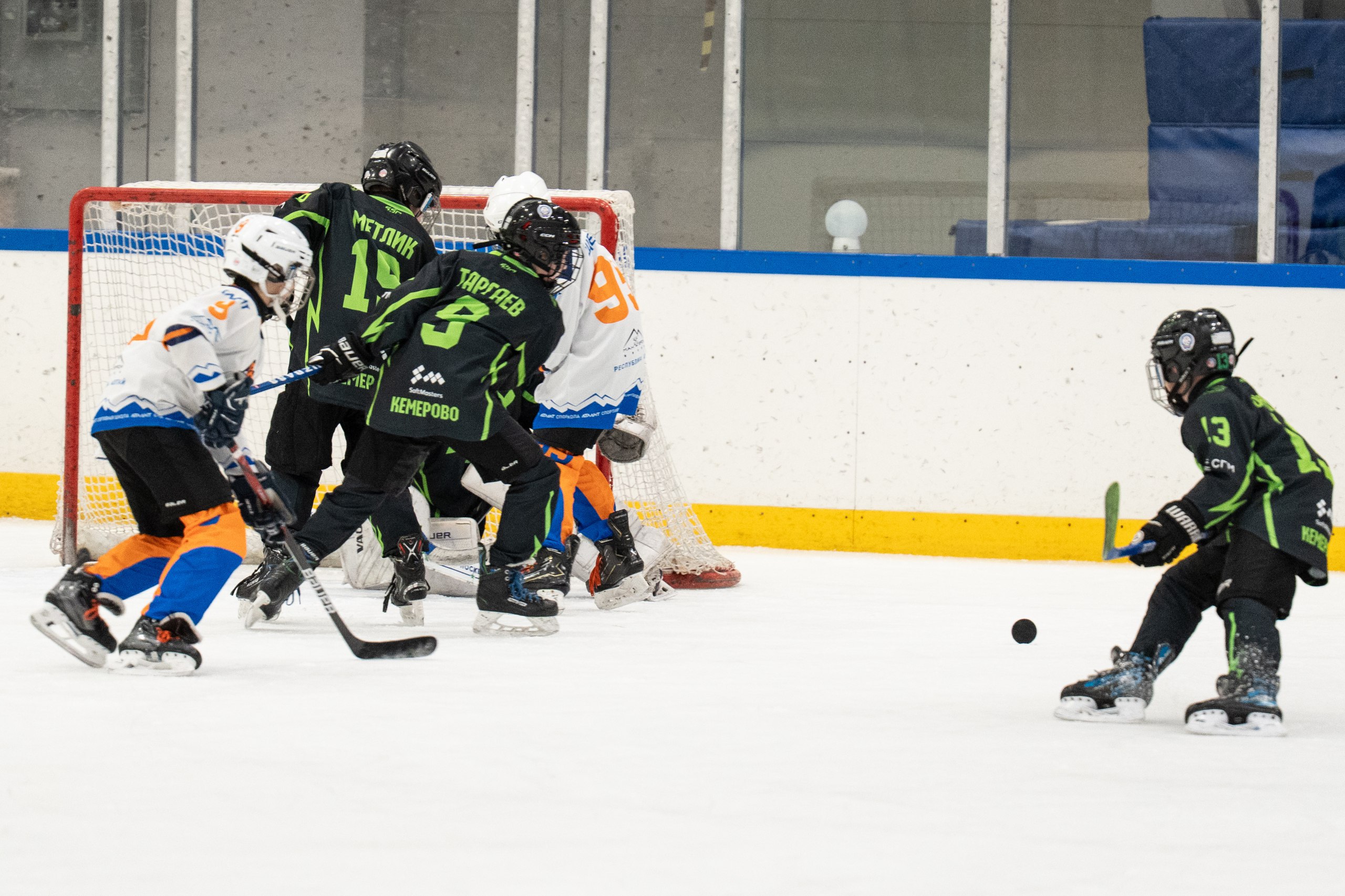 В спорткомплексе «Сосновый» прошёл турнир по хоккею среди команд 2015 г.р В спорткомплексе «Сосновый» прошёл турнир по хоккею среди команд 2015 г.р