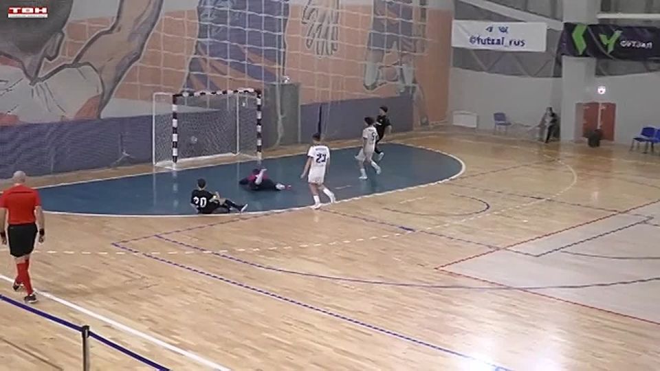 «Кузбасс» сыграл с лидерами ЮФЛ футзал