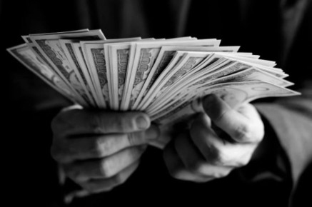 Жительница Чебулинского района решила нажиться на организации и фиктивно трудоустроила двоих знакомых