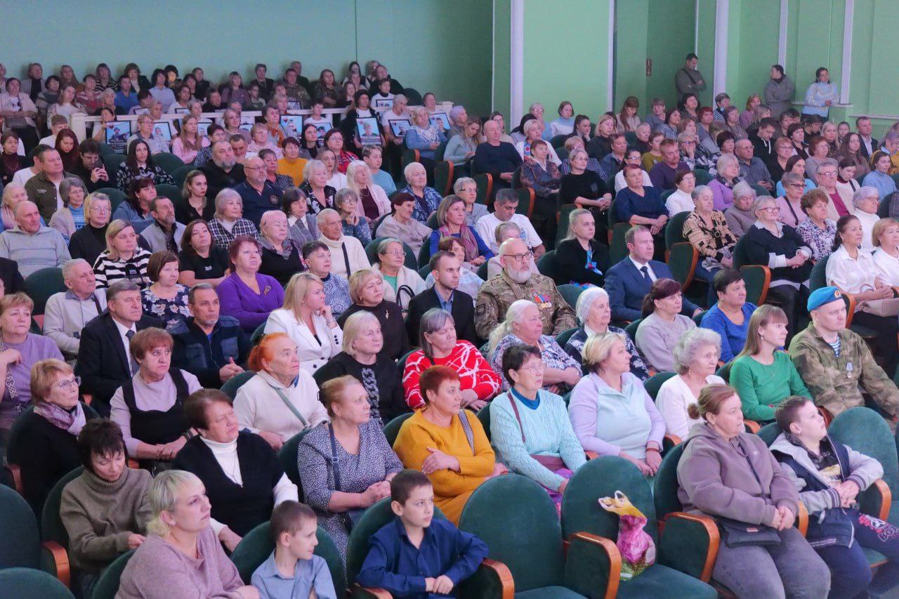 В Кемерове в День Героев Отечества прошла встреча с бойцами и семьями участников СВО В Кемерове в День Героев Отечества прошла встреча с бойцами и семьями участников СВО