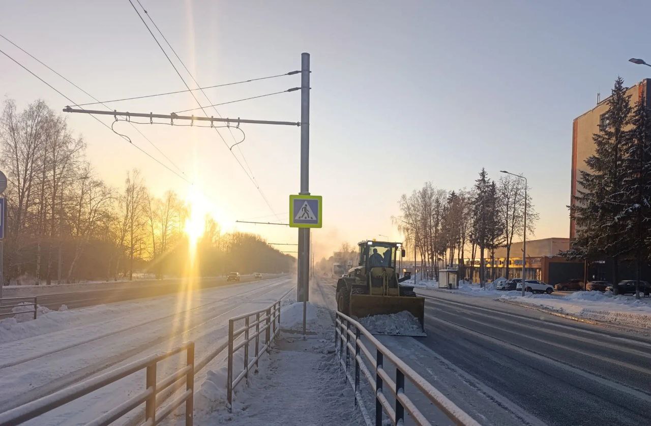 В дневной уборке города от снега задействовано 116 единиц снегоуборочной техники В дневной уборке города от снега задействовано 116 единиц снегоуборочной техники
