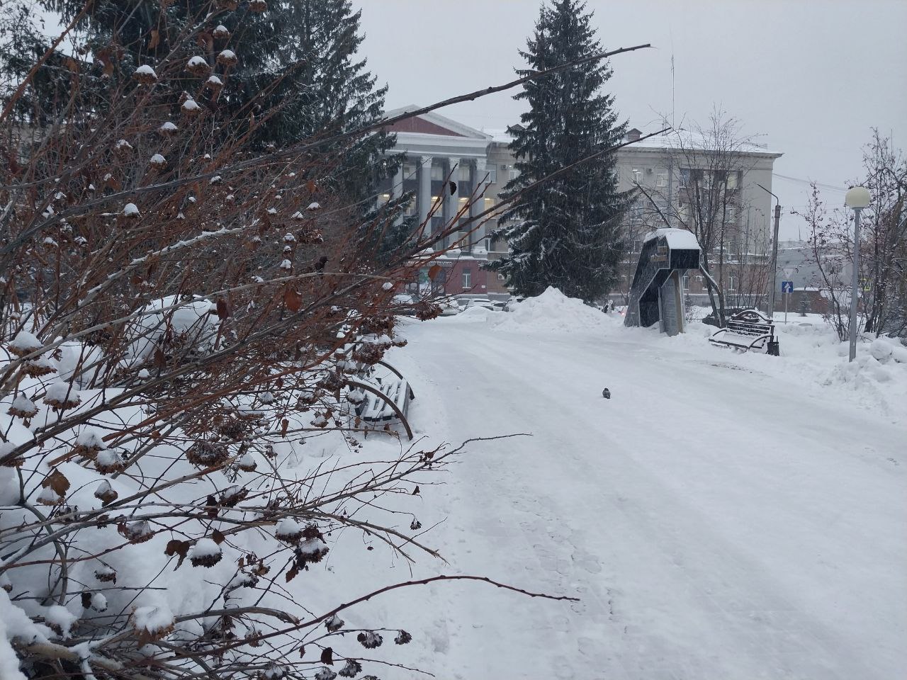 Шахтёрский Кемерово: история угольных предприятий города собрана на одной аллее в Рудничном районе Шахтёрский Кемерово: история угольных предприятий города собрана на одной аллее в Рудничном районе