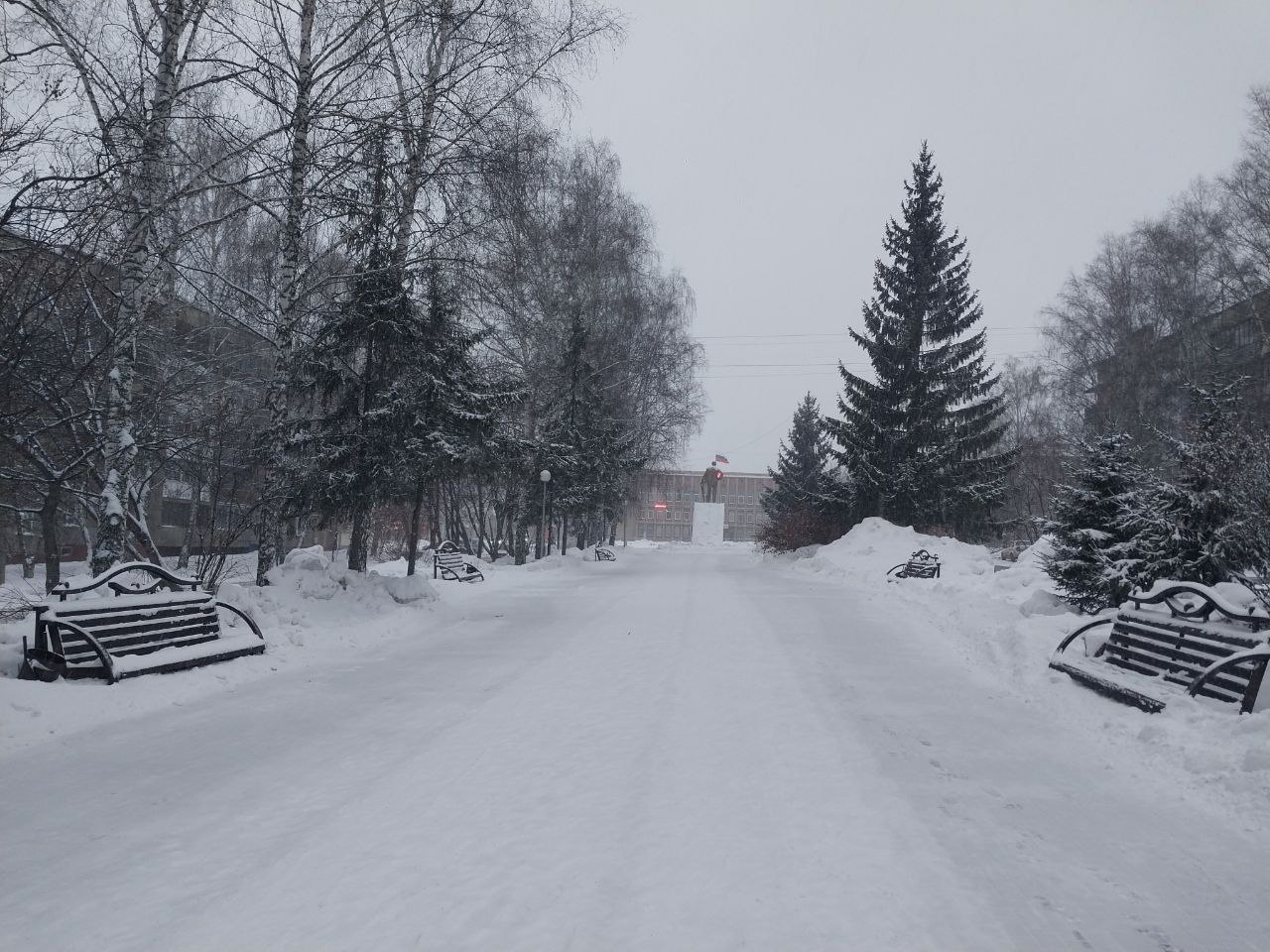 Шахтёрский Кемерово: история угольных предприятий города собрана на одной аллее в Рудничном районе Шахтёрский Кемерово: история угольных предприятий города собрана на одной аллее в Рудничном районе