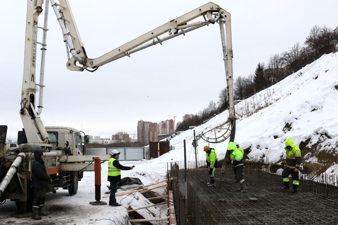 Глава города Кемерово Дмитрий Анисимов рассказал о ходе реконструкции центральной лестницы на набережной Томи