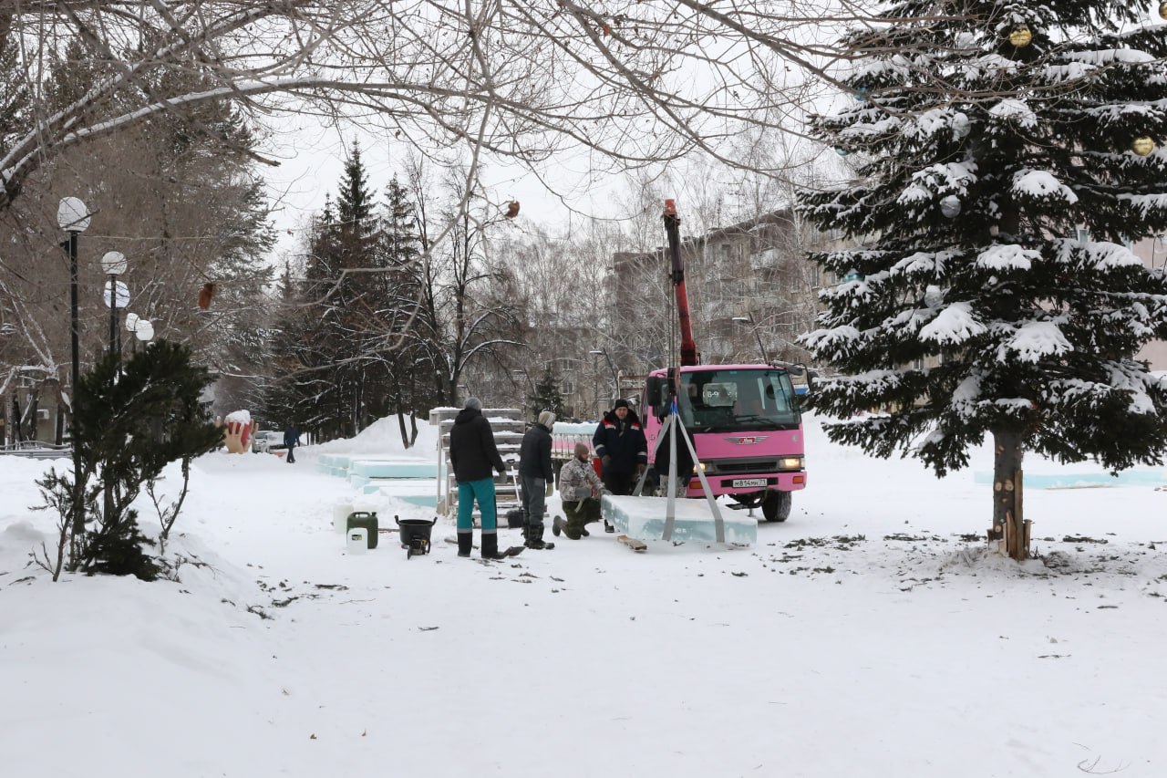 Ледяные Мамонт и Мамонтёнок появятся в жилом районе Кедровка Ледяные Мамонт и Мамонтёнок появятся в жилом районе Кедровка
