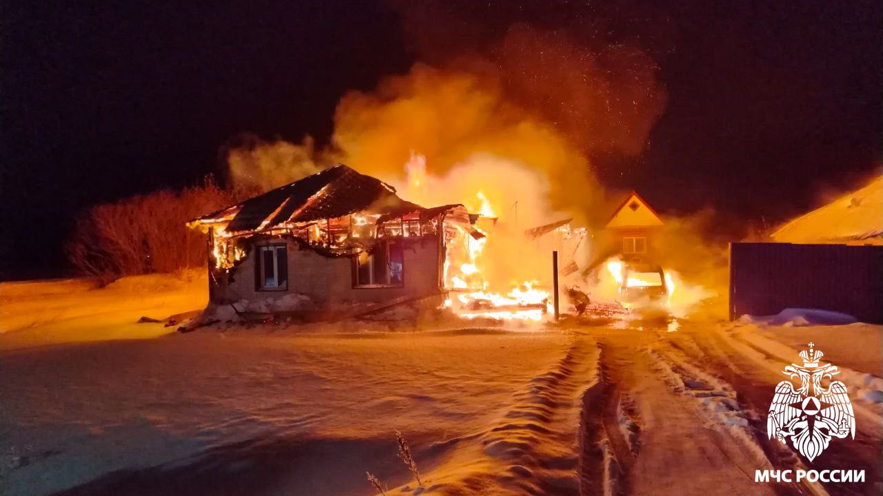 Сотрудники МЧС России ликвидировали пожар в Ижморском МО Сотрудники МЧС России ликвидировали пожар в Ижморском МО