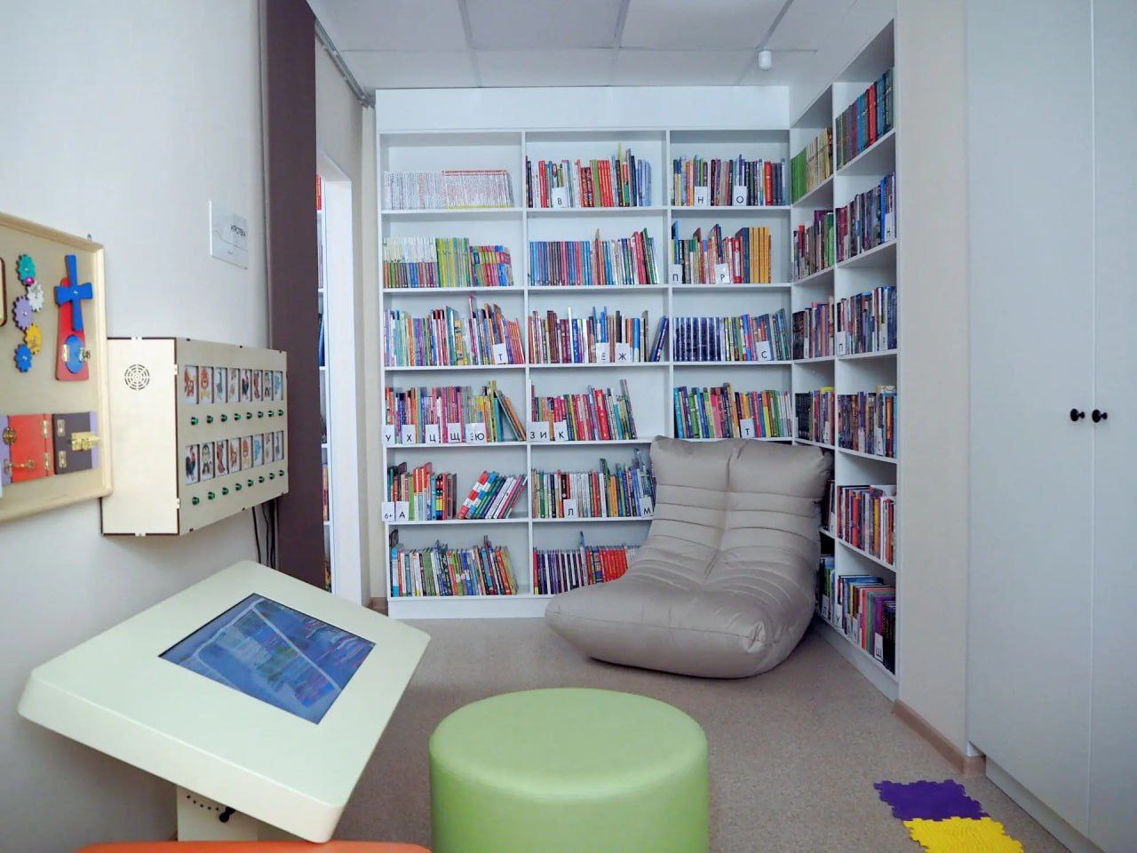 Кемеровская библиотека "Родник" вошла в список финалистов Всероссийского конкурса "Золотая полка - 2025" Кемеровская библиотека "Родник" вошла в список финалистов Всероссийского конкурса "Золотая полка - 2025"