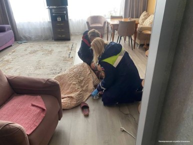 Пенсионерке с инсультом помогли спасатели в Кемерове