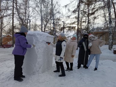 Герои советских мультфильмов будут встречать гостей в снежном городке Центрального района