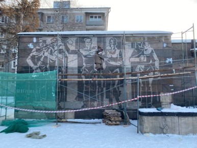 Сегодня подрядная организация, имеющая лицензию Министерства культуры РФ (ООО «СРК «Практика»), приступила к работам на мемориальной композиции «Тыл - Фронту» объекта культурного наследия регионального значения мемориального...