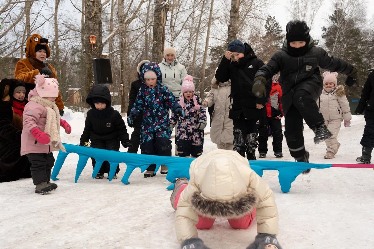Усадьба Деда Мороза заработала в Кемерове на территории Дворца культуры шахтёров Усадьба Деда Мороза заработала в Кемерове на территории Дворца культуры шахтёров