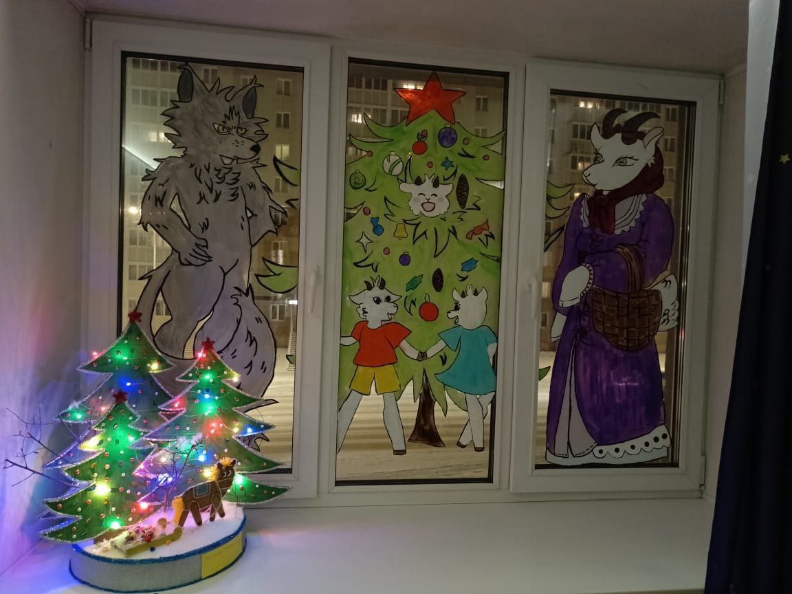 Волшебство Нового года: семья из Заводского района создала сказочный городок у себя во дворе Волшебство Нового года: семья из Заводского района создала сказочный городок у себя во дворе