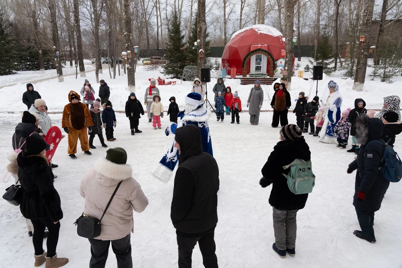 Усадьба Деда Мороза заработала в Кемерове на территории Дворца культуры шахтёров Усадьба Деда Мороза заработала в Кемерове на территории Дворца культуры шахтёров