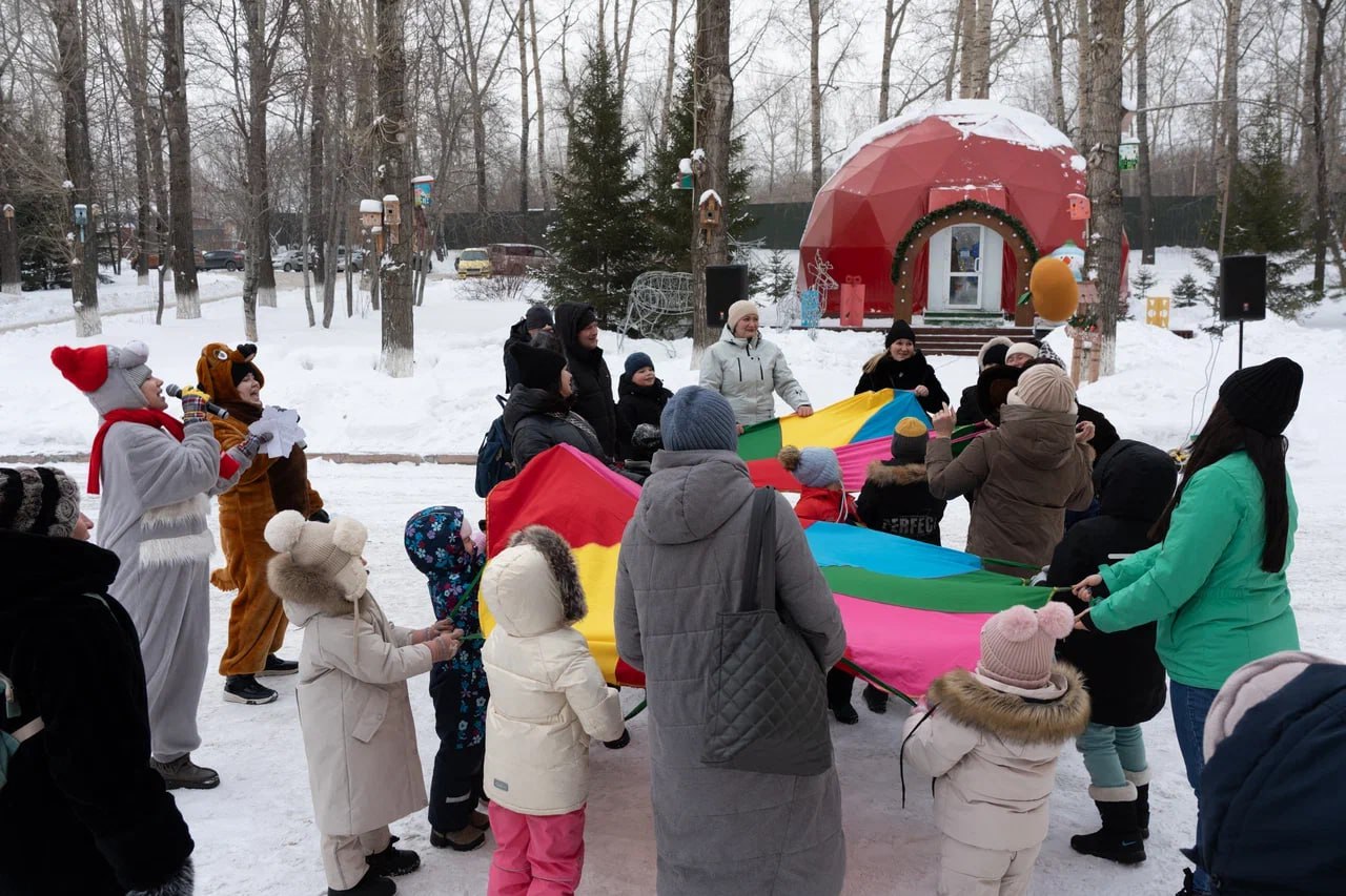 Усадьба Деда Мороза заработала в Кемерове на территории Дворца культуры шахтёров Усадьба Деда Мороза заработала в Кемерове на территории Дворца культуры шахтёров