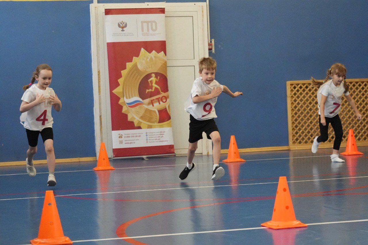 В школе №60 знаки ГТО получили 150 ребят В школе №60 знаки ГТО получили 150 ребят