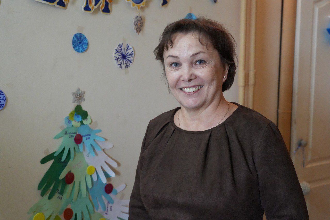 Кемеровчане украсили свой подъезд в стиле русских сказок Кемеровчане украсили свой подъезд в стиле русских сказок