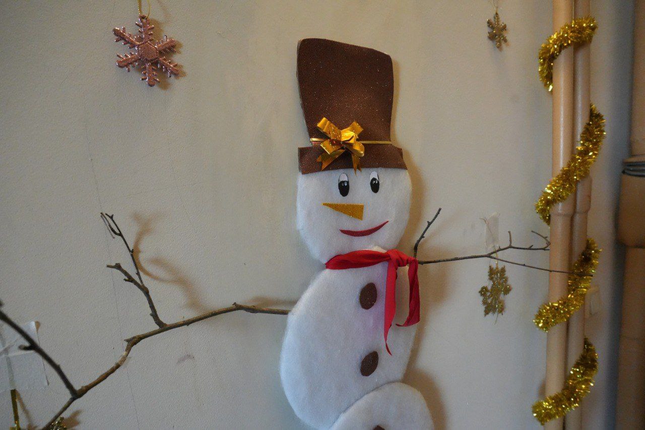 Кемеровчане украсили свой подъезд в стиле русских сказок Кемеровчане украсили свой подъезд в стиле русских сказок