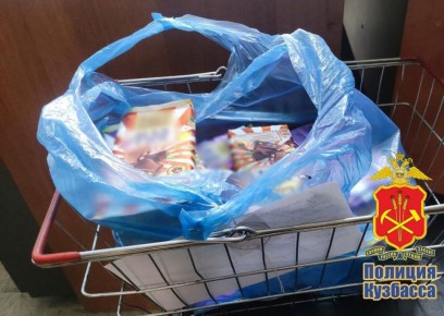 В Междуреченске сотрудники полиции раскрыли кражу более 50 плиток шоколада из супермаркета