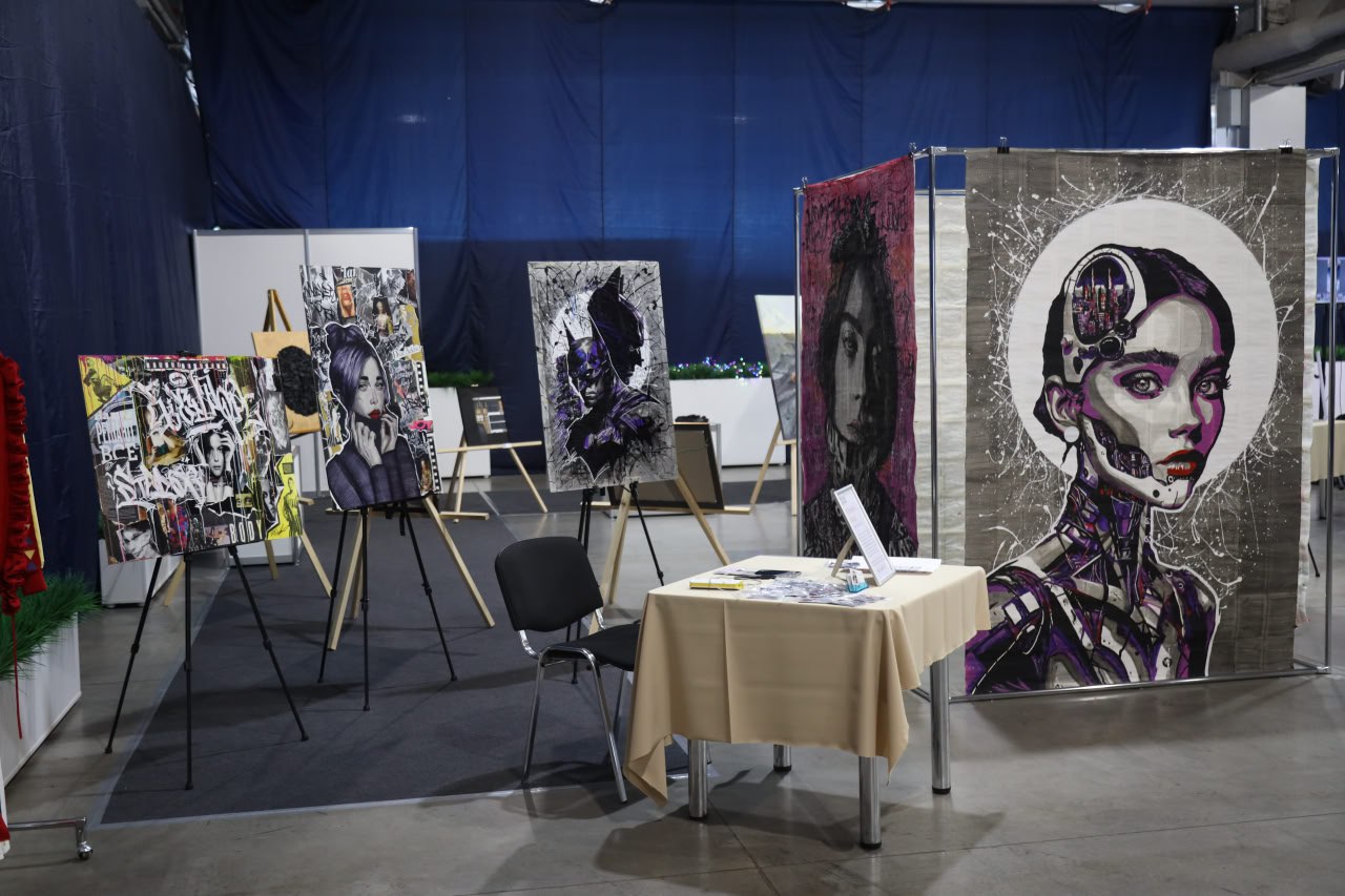 На площадке выставочного комплекса «Кузбасская ярмарка» состоялось главное событие года в сфере креативных индустрий региона, объединившее ремесленников, IT-специалистов, дизайнеров, модельеров, маркетологов и других... На площадке выставочного комплекса «Кузбасская ярмарка» состоялось главное событие года в сфере креативных индустрий региона, объединившее ремесленников, IT-специалистов, дизайнеров, модельеров, маркетологов и других...