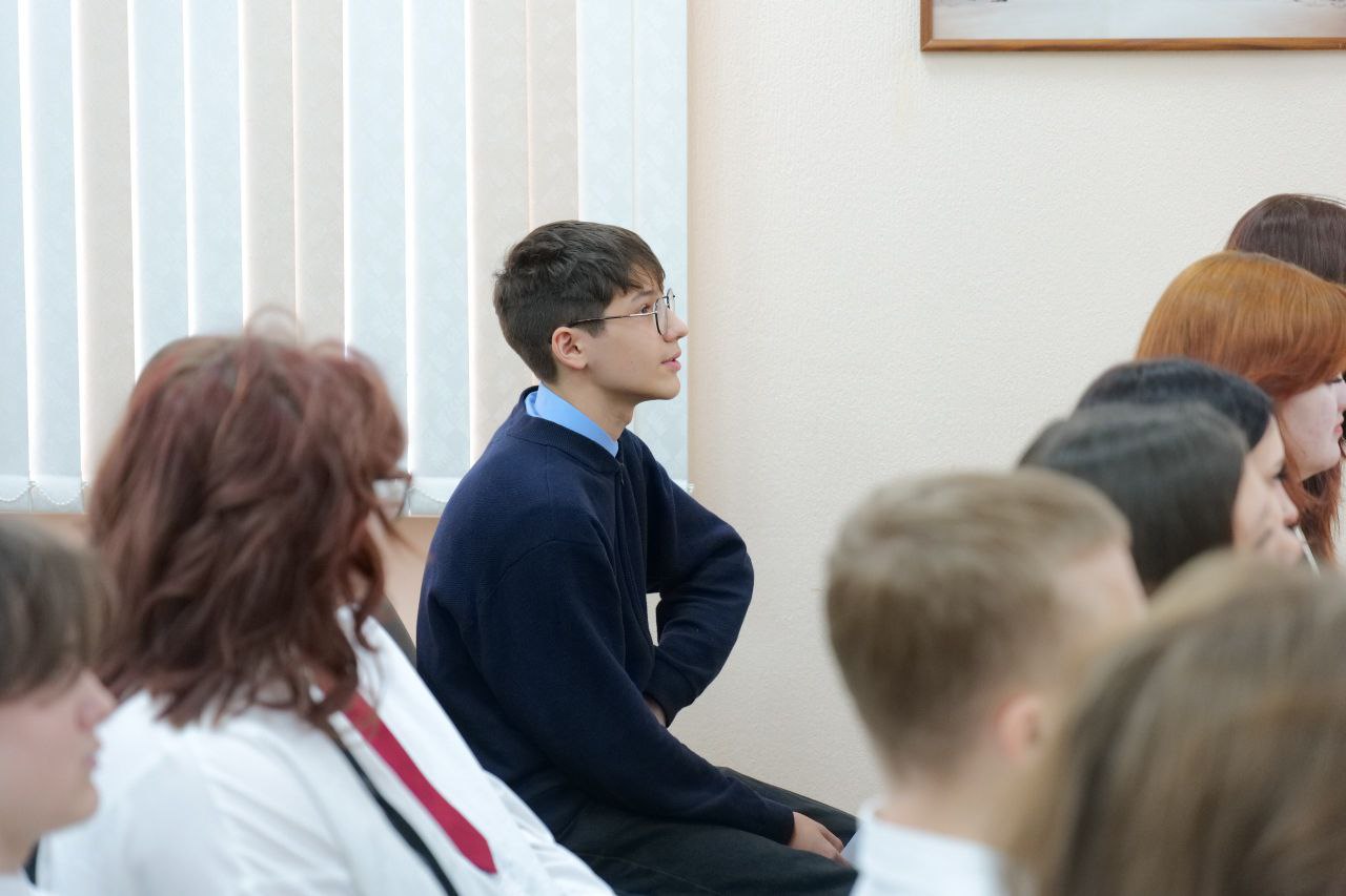 Школьники Кировского района стали участниками проекта «Дети в деле» и рассказали, каким хотят видеть район в будущем Школьники Кировского района стали участниками проекта «Дети в деле» и рассказали, каким хотят видеть район в будущем