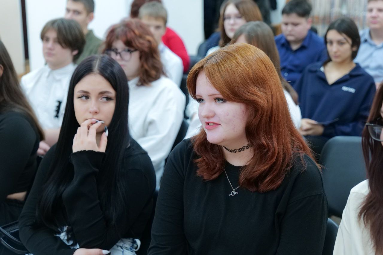 Школьники Кировского района стали участниками проекта «Дети в деле» и рассказали, каким хотят видеть район в будущем Школьники Кировского района стали участниками проекта «Дети в деле» и рассказали, каким хотят видеть район в будущем