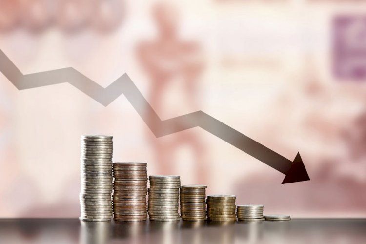 Сокращение зарплат в России: почему растет недовольство работников?