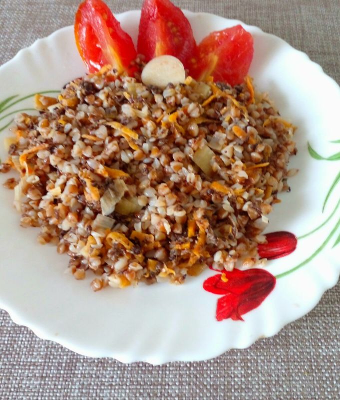 Гречка с грибами и овощами: вкусное и сытное томленое блюдо