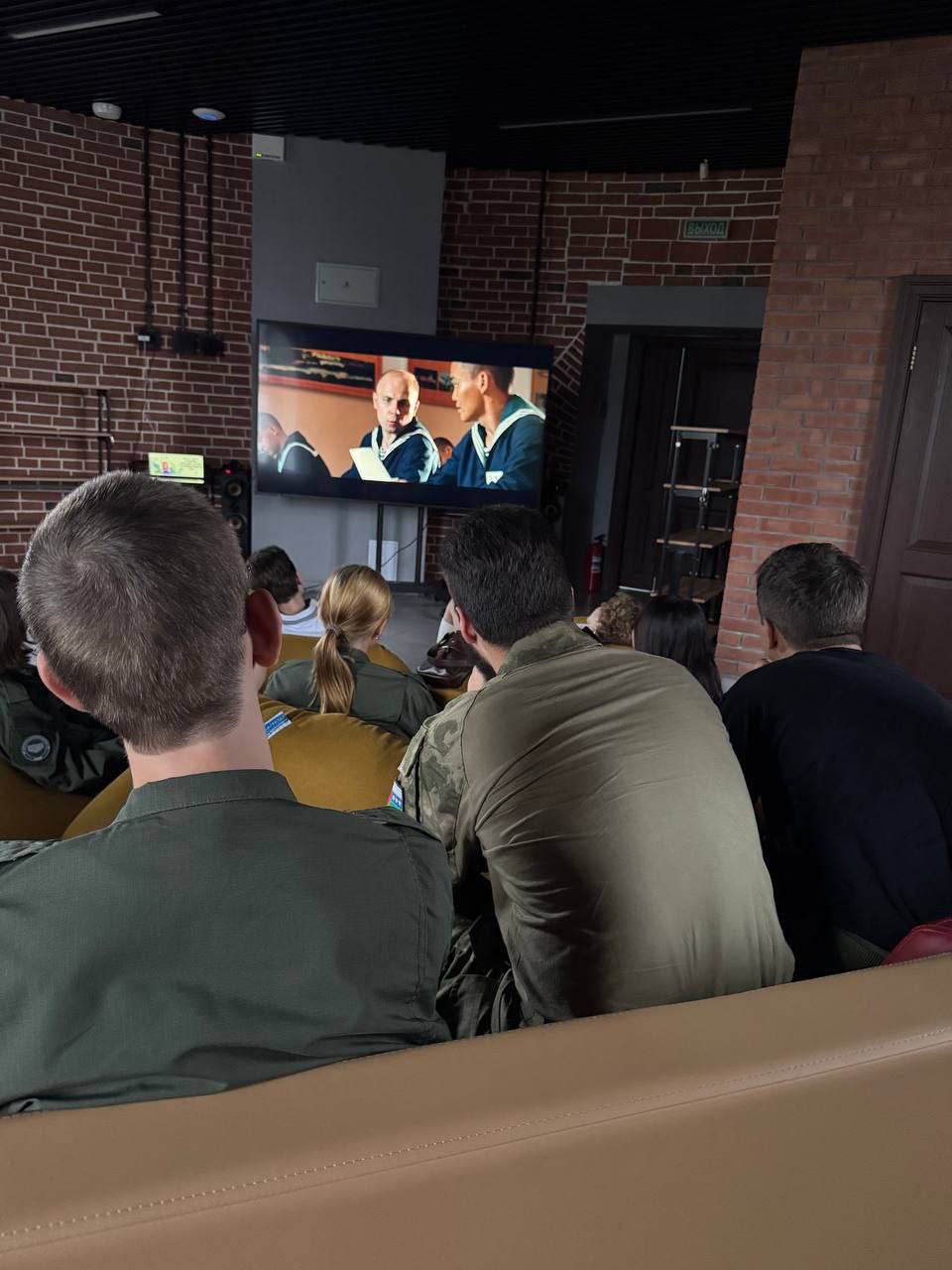 Свыше 34 тысяч человек посмотрели патриотические фильмы в рамках проекта «ВОИН.Кино» Свыше 34 тысяч человек посмотрели патриотические фильмы в рамках проекта «ВОИН.Кино»