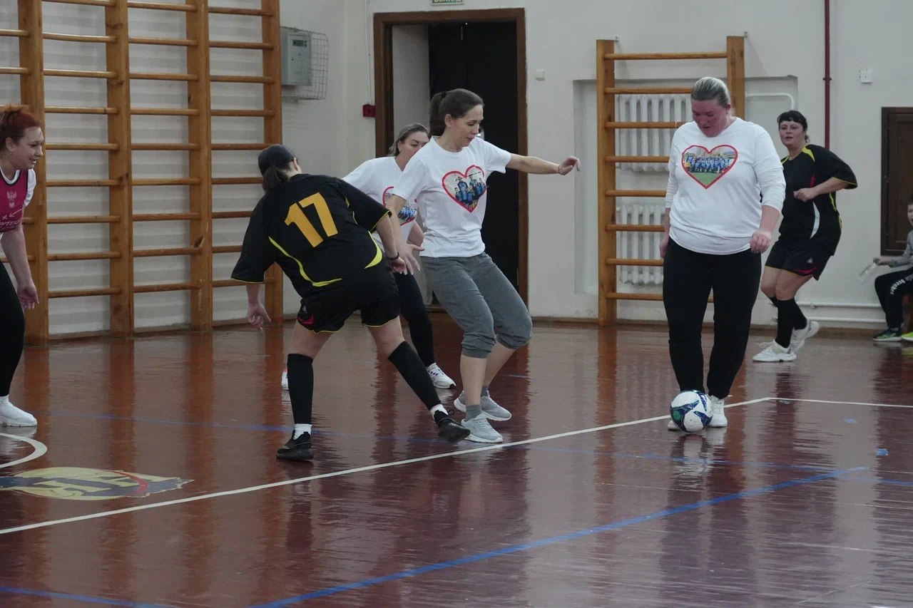 В Кемерове впервые провели турнир среди мам юных футболистов В Кемерове впервые провели турнир среди мам юных футболистов