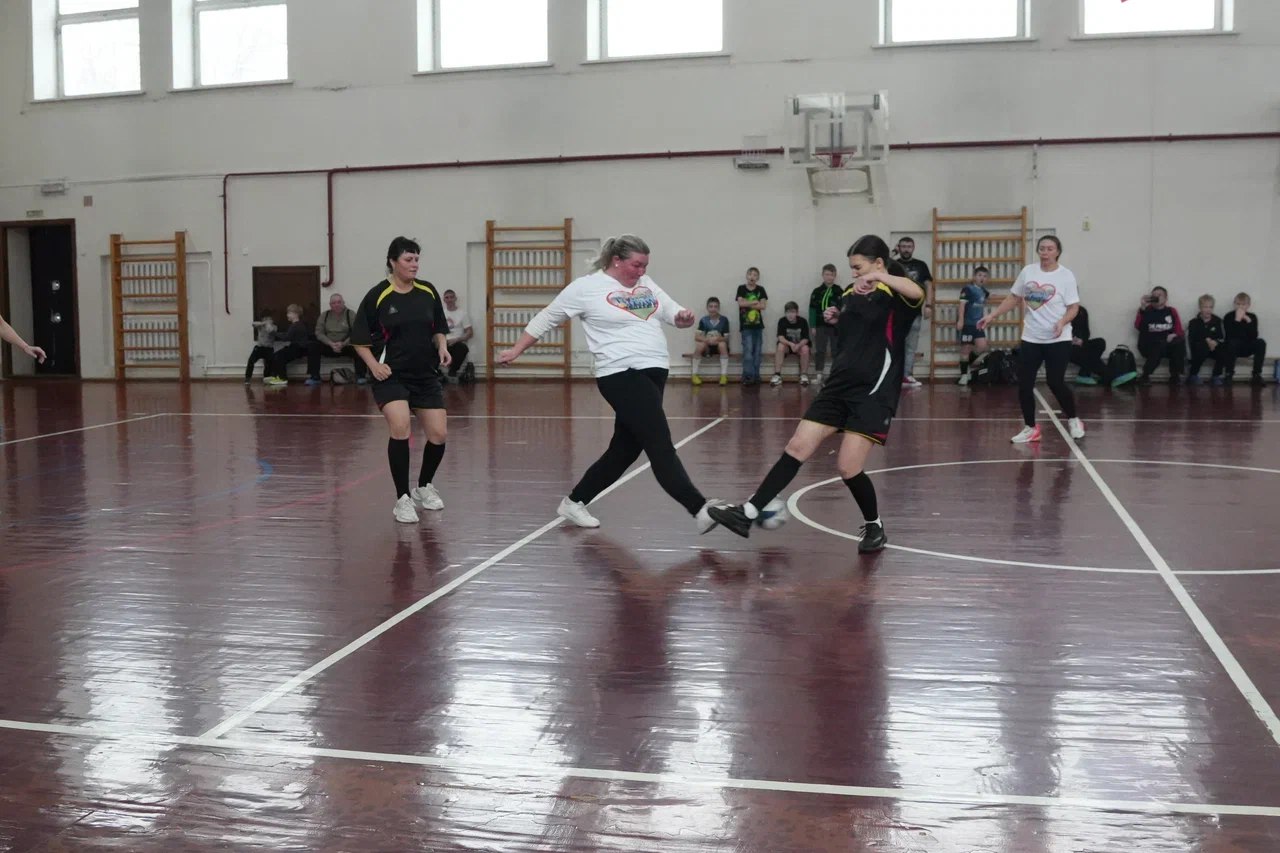 В Кемерове впервые провели турнир среди мам юных футболистов В Кемерове впервые провели турнир среди мам юных футболистов