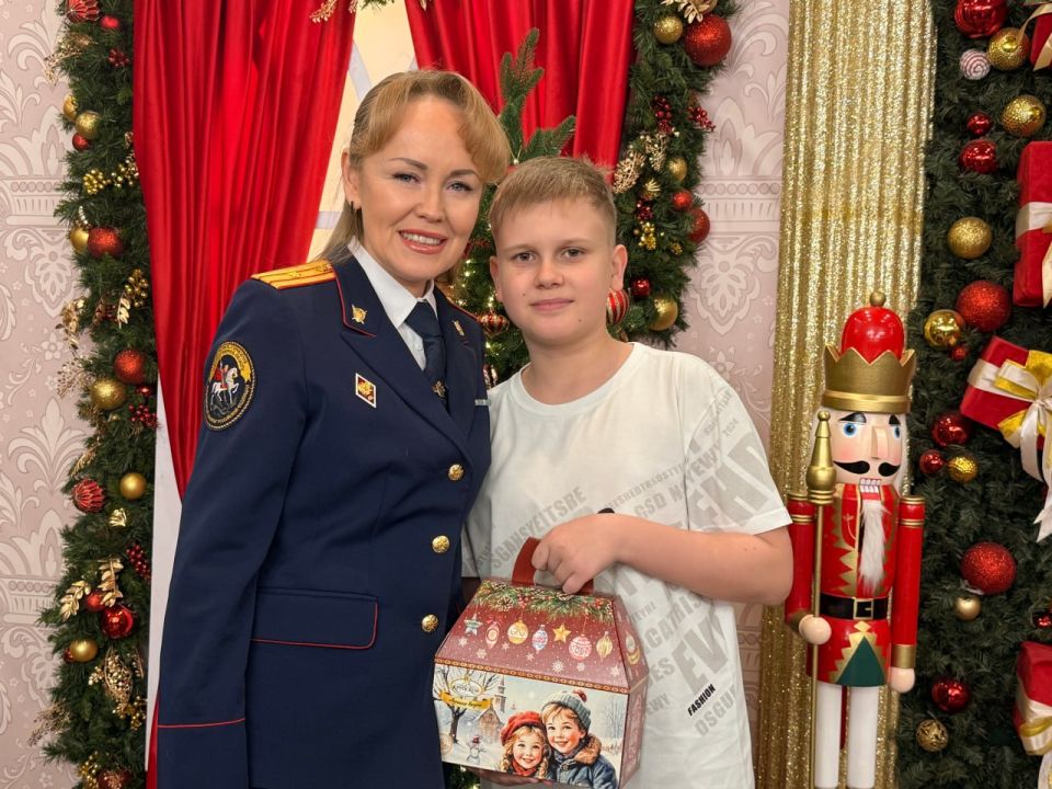 В Кузбассе офицеры СК России поддержали семьи сотрудников, выполняющих служебные обязанности в новых регионах