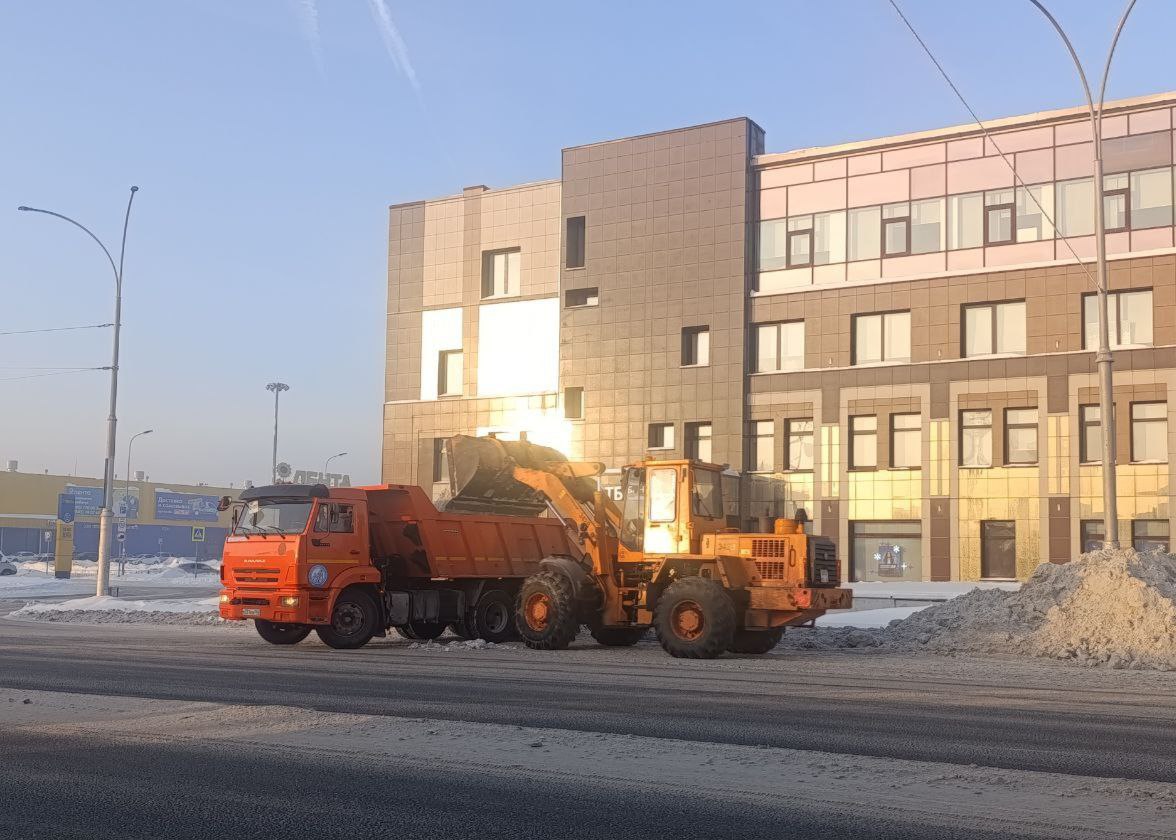 Дорожные службы сегодня работают во всех районах города
