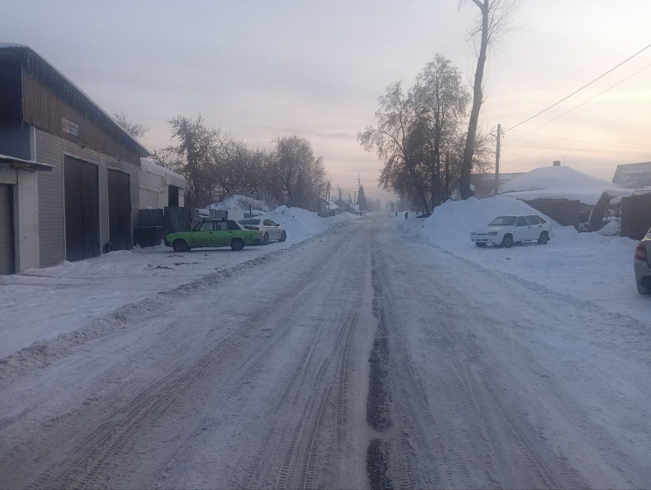 За сутки с улиц Кемерова вывезли около 17,6 тысяч кубометров снега За сутки с улиц Кемерова вывезли около 17,6 тысяч кубометров снега