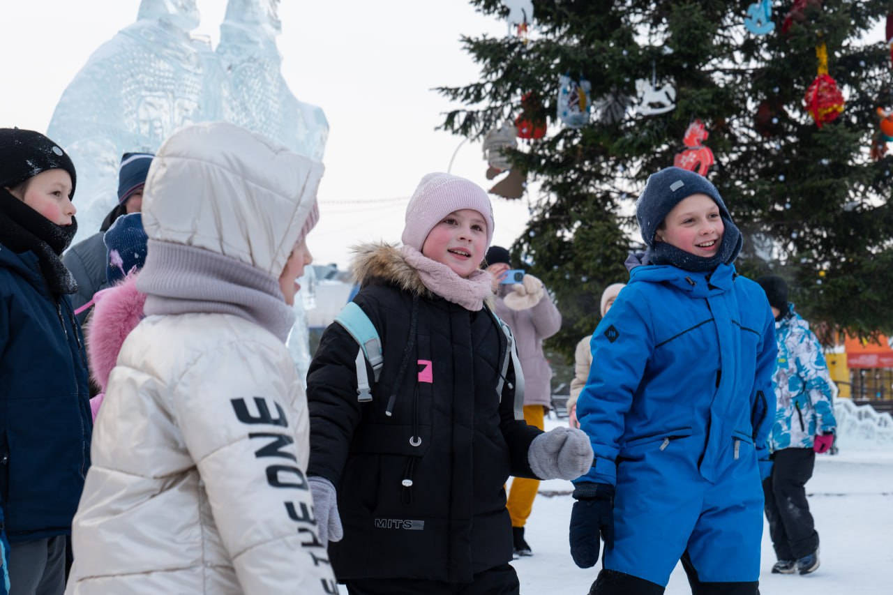Праздничную программу провели в Снежном городке Рудничного района Праздничную программу провели в Снежном городке Рудничного района