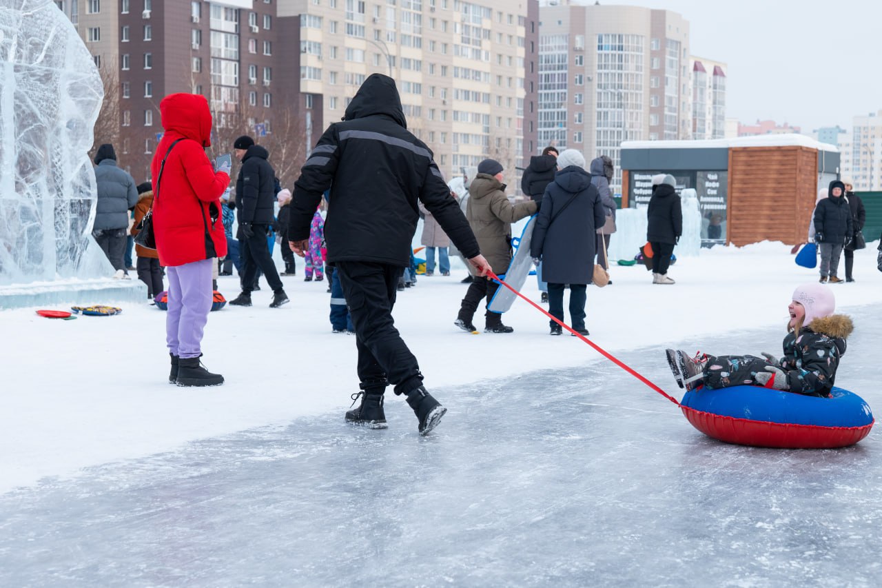 Праздничную программу провели в Снежном городке Рудничного района Праздничную программу провели в Снежном городке Рудничного района