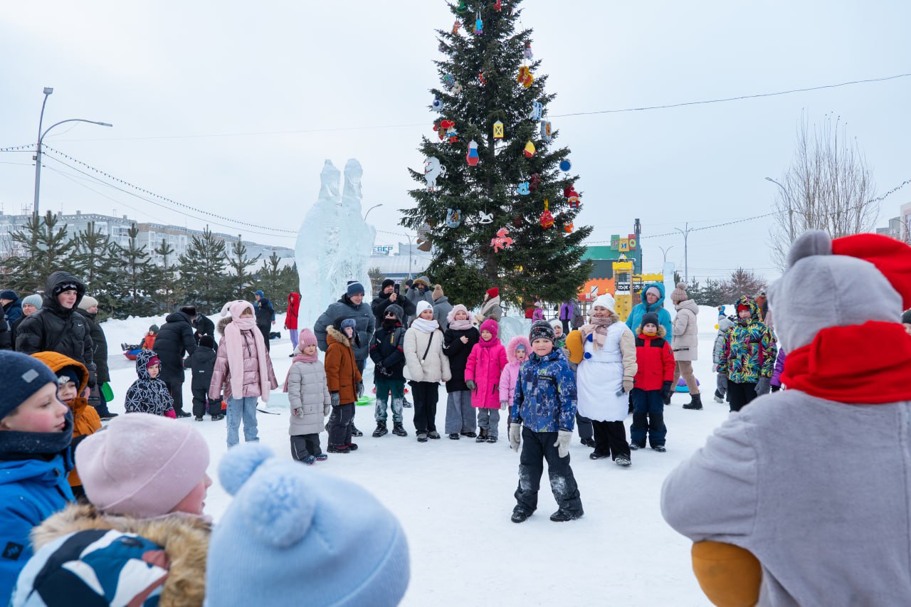 Праздничную программу провели в Снежном городке Рудничного района Праздничную программу провели в Снежном городке Рудничного района