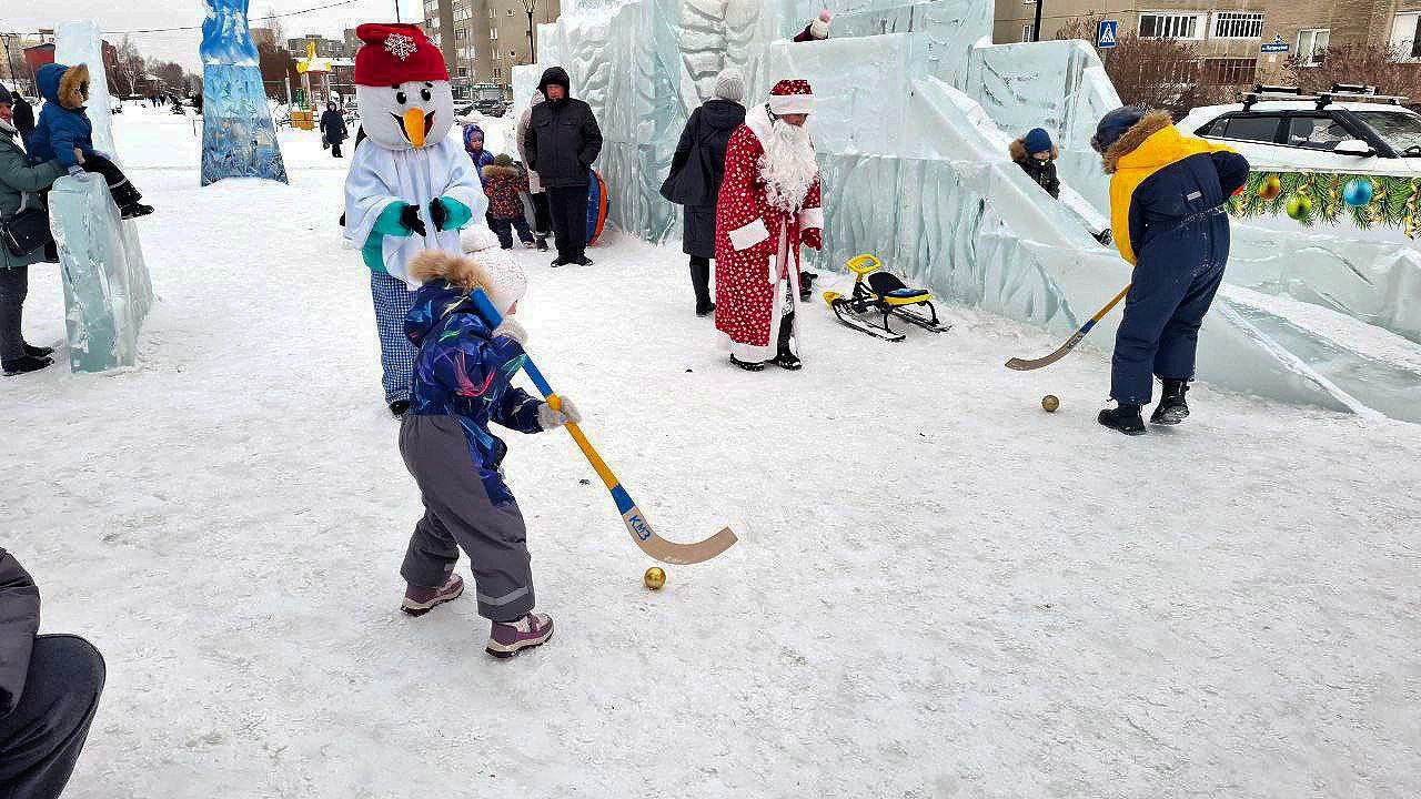 В Заводском районе прошла праздничная программа «Рождественское чудо» В Заводском районе прошла праздничная программа «Рождественское чудо»