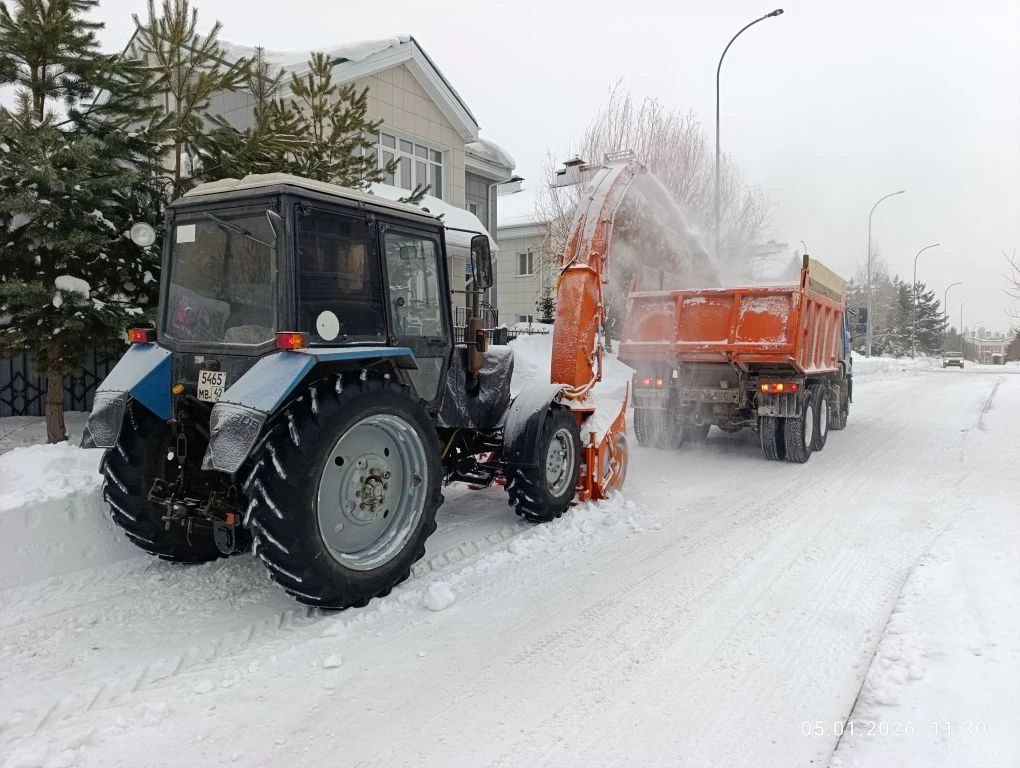 За сутки в Кемерове вывезли 20,5 тысяч кубометров снега За сутки в Кемерове вывезли 20,5 тысяч кубометров снега