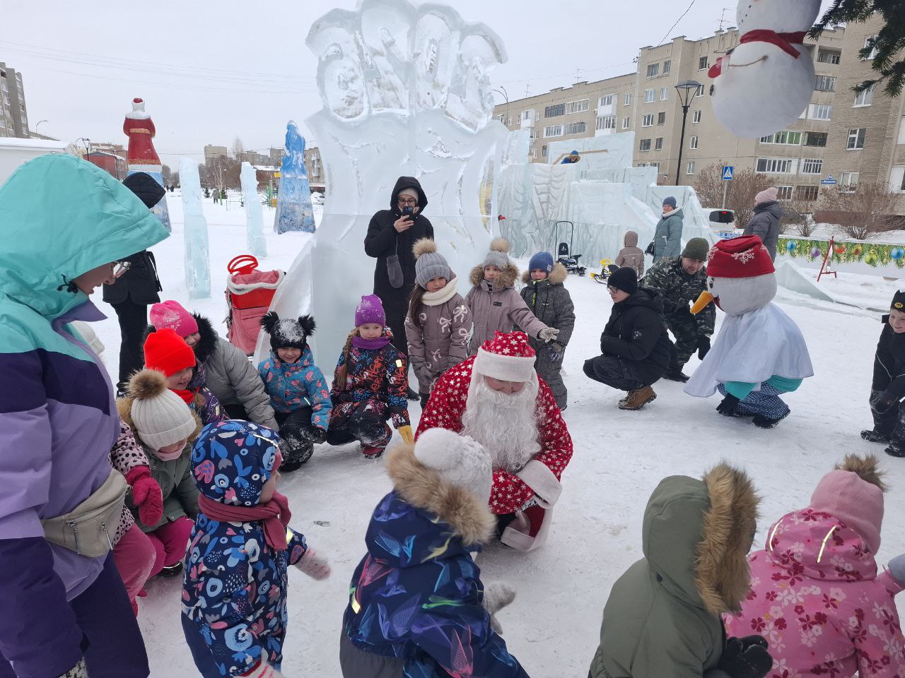 В Заводском районе прошла праздничная программа «Рождественское чудо» В Заводском районе прошла праздничная программа «Рождественское чудо»