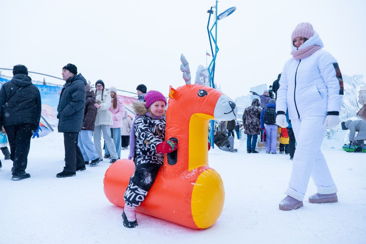 В Кемерове сегодня прошли "Рождественские гуляния" В Кемерове сегодня прошли "Рождественские гуляния"
