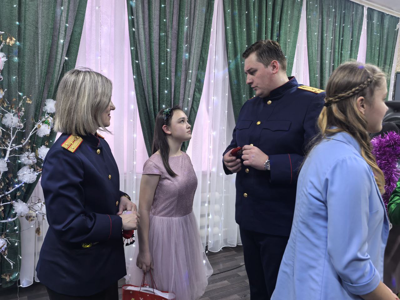 В Кузбассе сотрудники регионального управления СКР организовали благотворительные акции для воспитанников подшефных учреждений В Кузбассе сотрудники регионального управления СКР организовали благотворительные акции для воспитанников подшефных учреждений