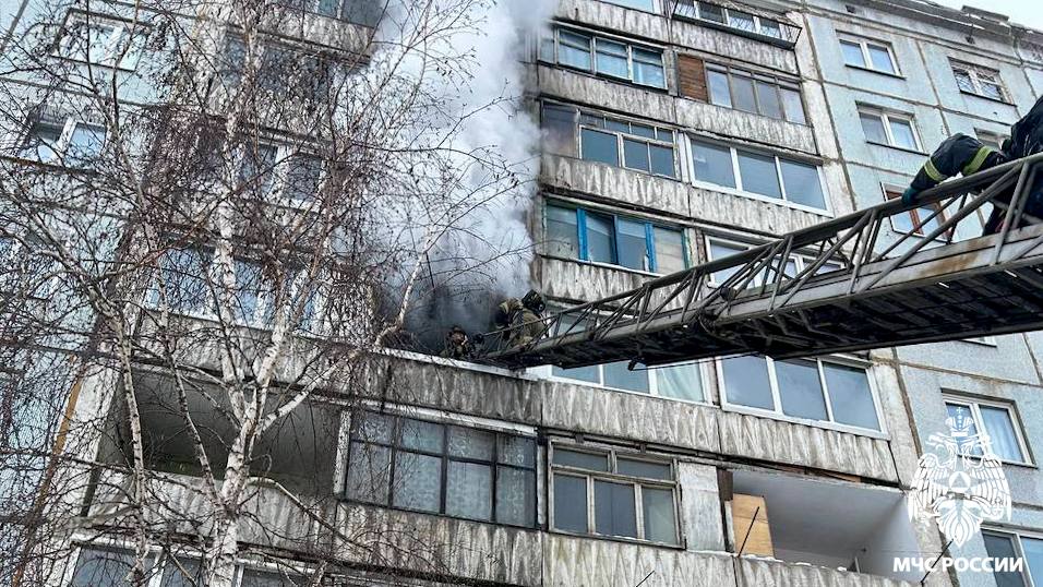Кемерово: пожар в многоквартирном доме Кемерово: пожар в многоквартирном доме