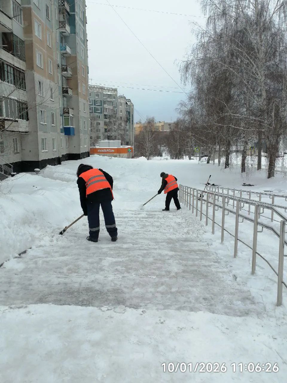 Снегопады не сдают позиции, а мы не снижаем темпы уборки Снегопады не сдают позиции, а мы не снижаем темпы уборки