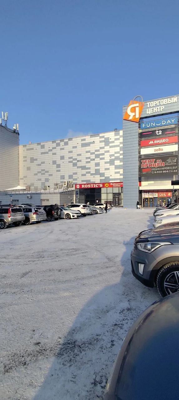 В Центральном районе Кемерова убирают снег и накаты на подходах к школам и детским садам В Центральном районе Кемерова убирают снег и накаты на подходах к школам и детским садам