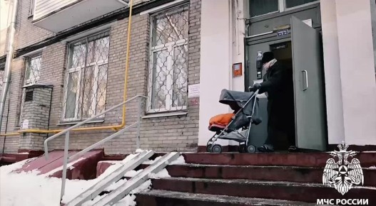 Опасность схода снега и льда с крыш