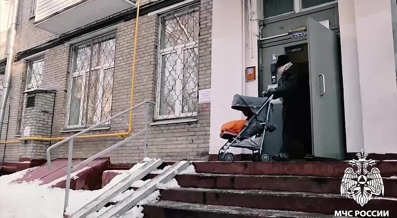 Опасность схода снега и льда с крыш